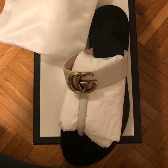 GUCCI thong Sandals - Picture 1 of 3